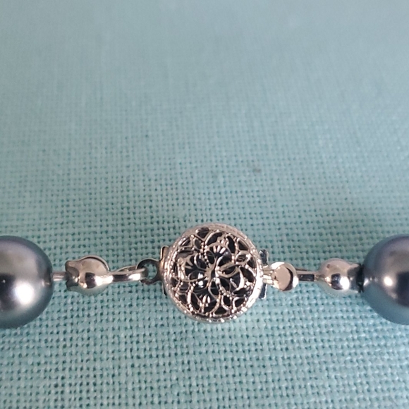 Necklace - Picture 2 of 2